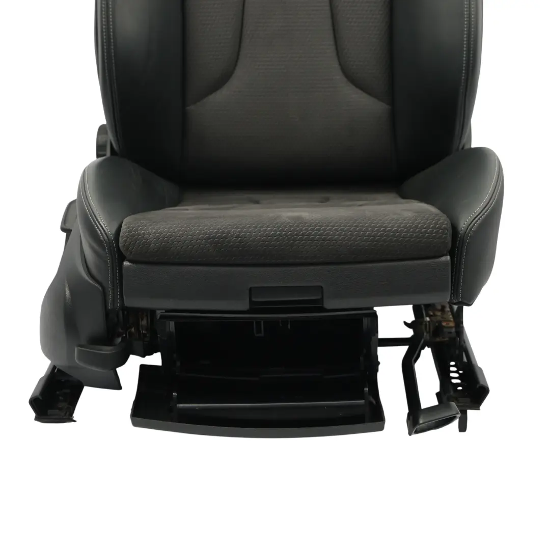 Audi S3 8V 5D Asiento Delantero Sport Calefactable Tela/Cuero Negro Gris Derecho - SKU 8V4881805AR-1 - Número de pieza 8V4881805AR