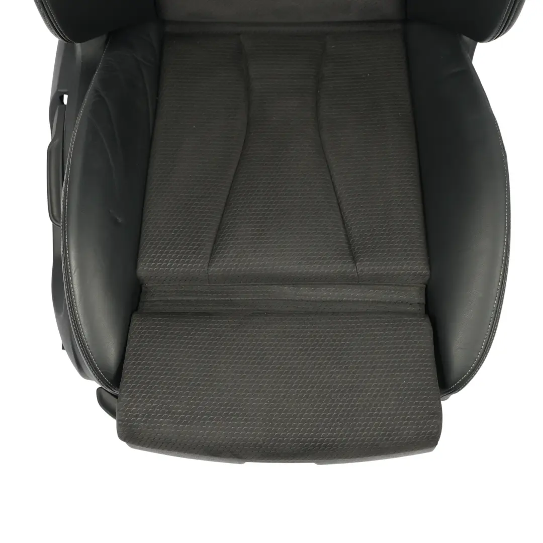 5D Sedile Anteriore Sport Riscaldato Stoffa/Pelle Nero Grigio Destro per Audi S3 8V con numero di parte 8V4881805AR Audi S3 8V 5D Sedile Anteriore Sport Riscaldato Stoffa/Pelle Nero Grigio Destro - SKU 8V4881805AR-1 - Numero di parte 8V4881805AR