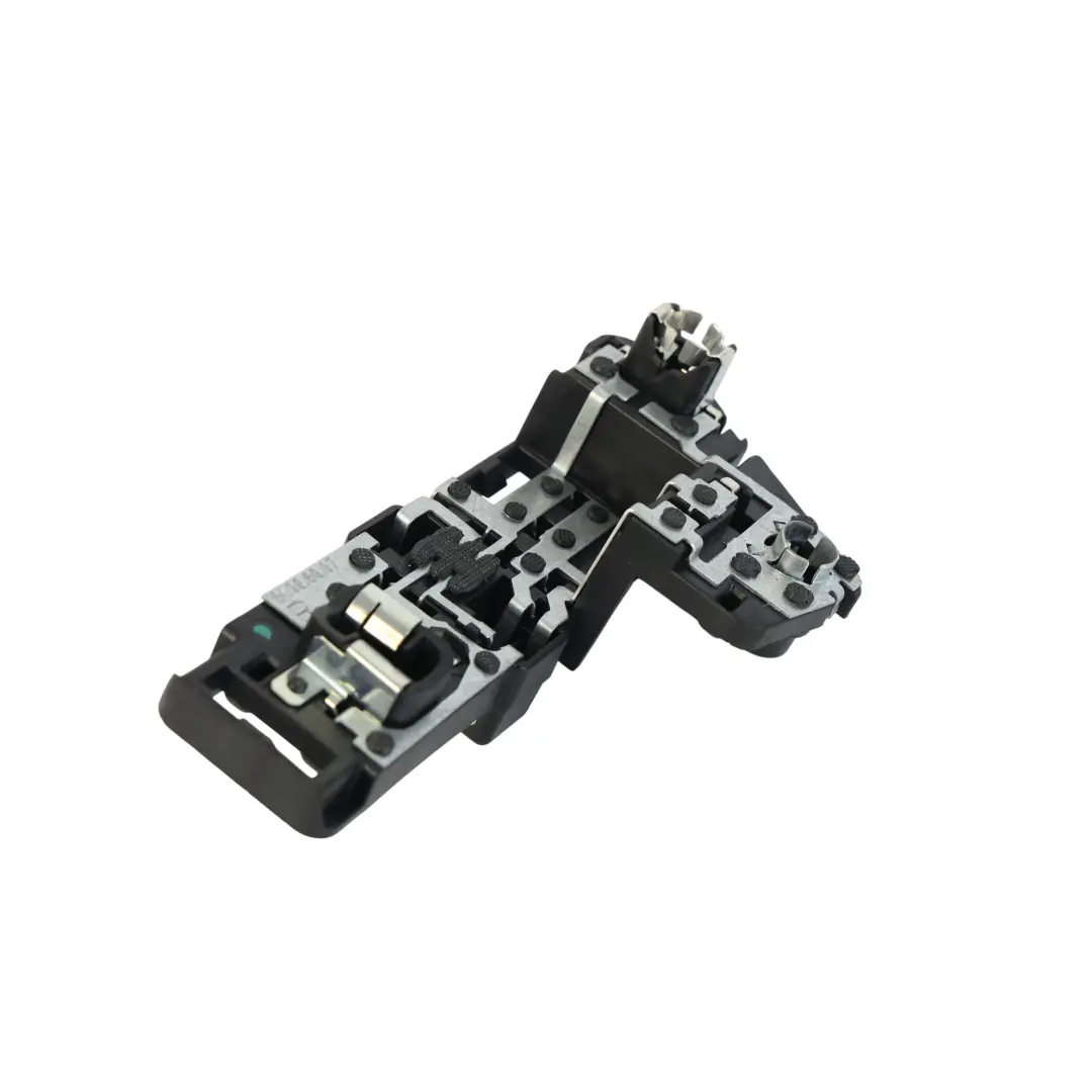 Gniazdo Żarówek Lampy Tylnej Prawa do Audi A3 8V o numerze 8V4945258A Audi A3 8V Gniazdo Żarówek Lampy Tylnej Prawa - SKU 8V4945258A - Numer Części 8V4945258A