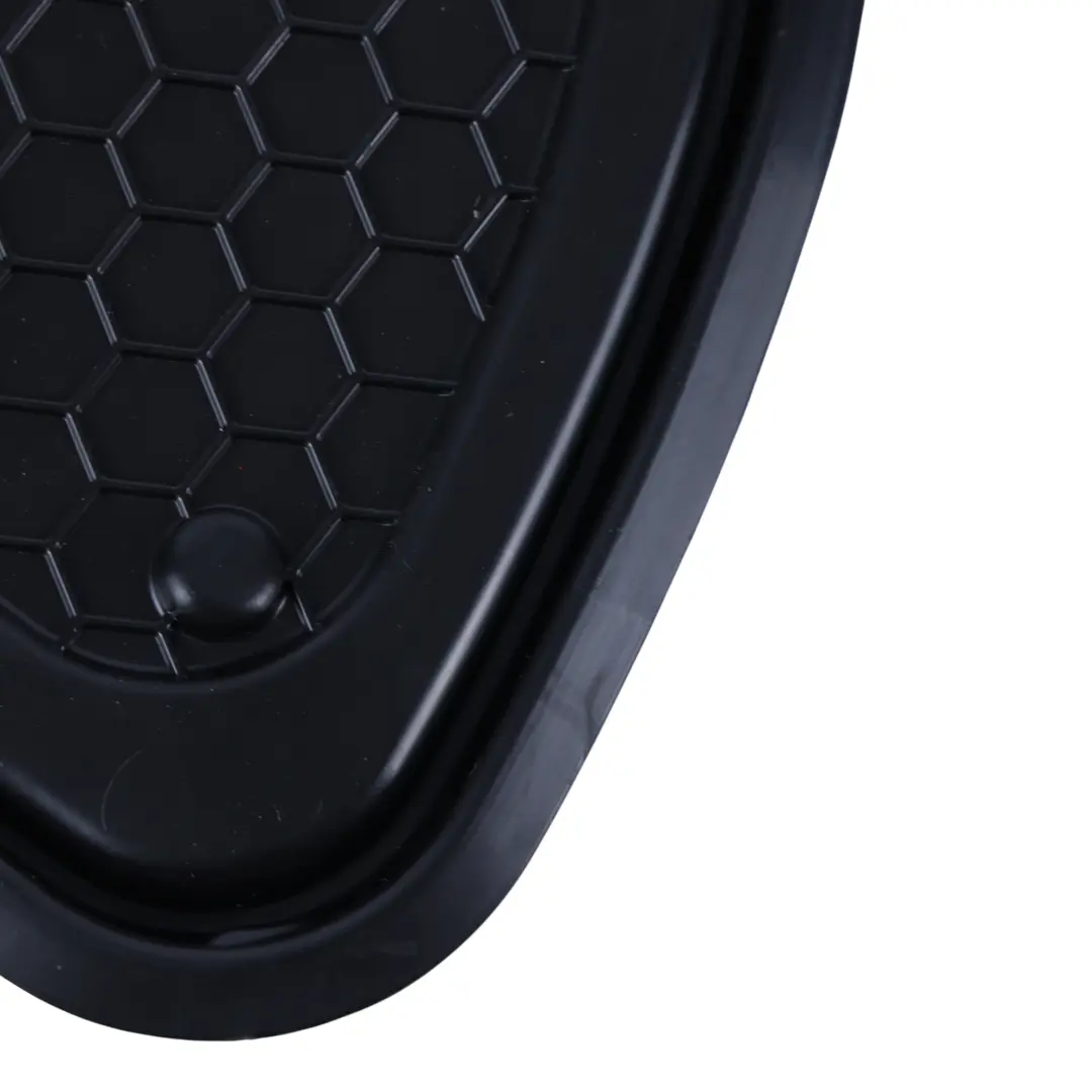 Audi Q3 F3 Puerta Trasera Delantera Panel Interior Montaje Derecha - SKU 8V5837916A - Número de pieza 8V5837916A