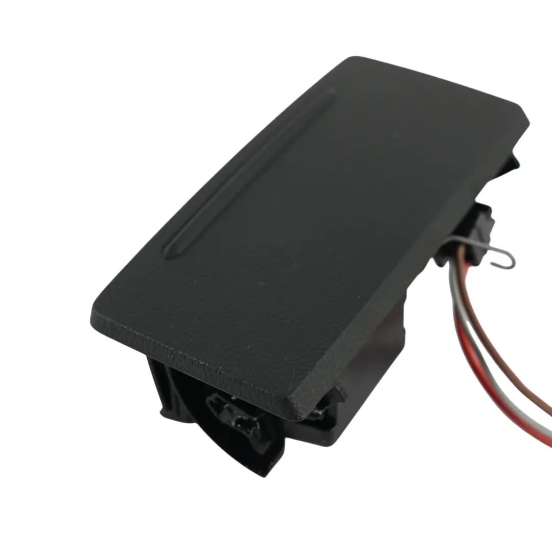 Cache Cendrier Arrière Console Centrale pour Audi S5 F5 à propos du numéro de pièce 8W0857952 Audi S5 F5 Cache Cendrier Arrière Console Centrale - SKU 8W0857952 - Numéro de pièce 8W0857952