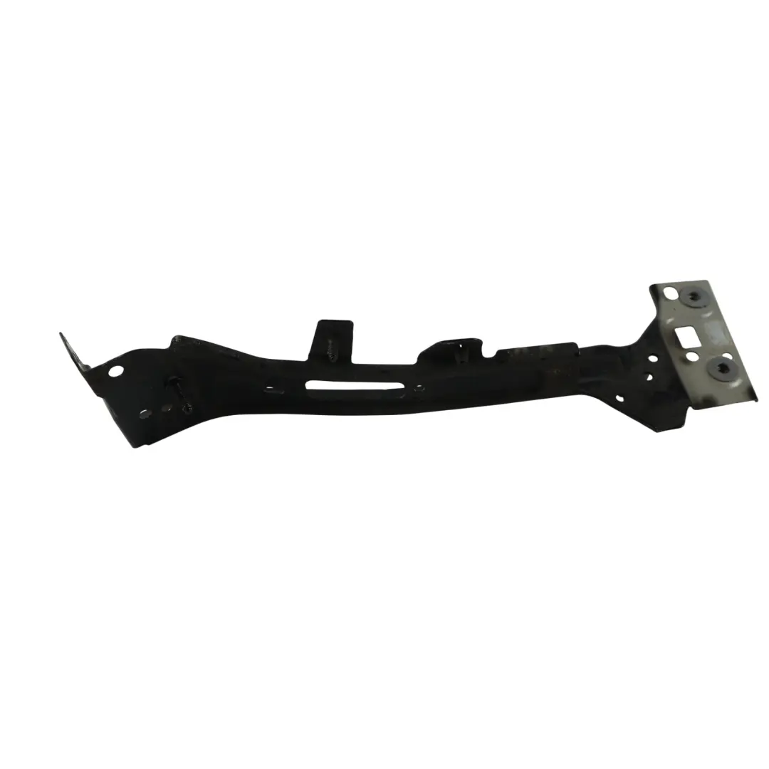 Supporto Staffa Parafango Anteriore Destro per Audi A5 F5 con numero di parte 8W6821132B Audi A5 F5 Supporto Staffa Parafango Anteriore Destro - SKU 8W6821132B-MYB - Numero di parte 8W6821132B