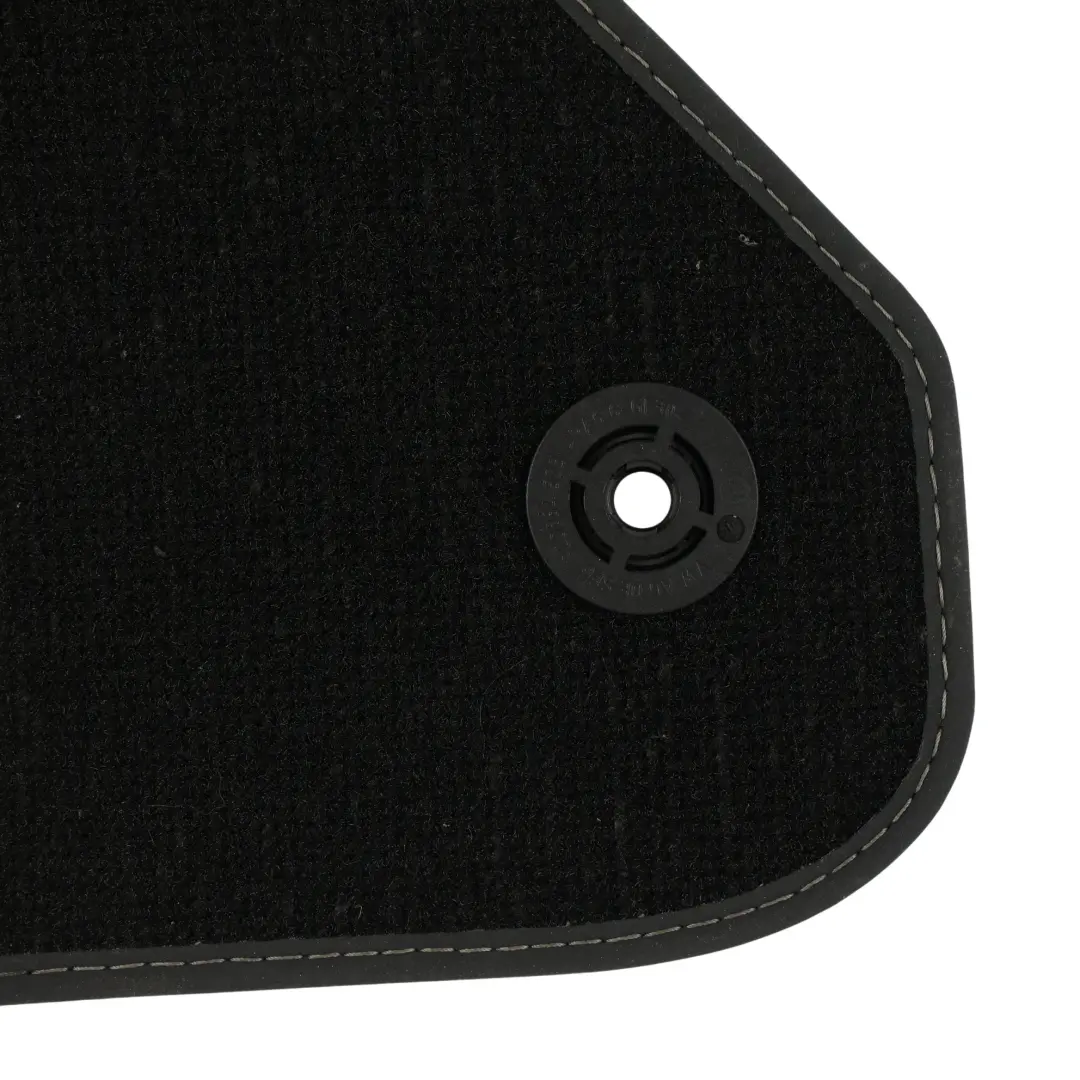 Fußmatten Teppich Innenraum Schwarz Hinten Links Rechts Set 8W6864450 für Audi A5 F5 mit Teilenummer 8W6864724 Audi A5 F5 Fußmatten Teppich Innenraum Schwarz Hinten Links Rechts Set 8W6864450 - SKU 8W6864724 - Teilenummer 8W6864724