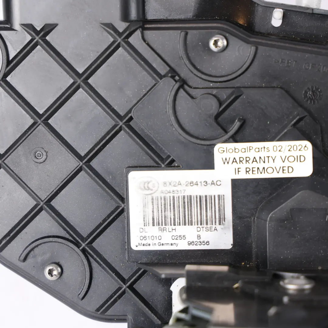 Land Rover Discovery 3 L319 Zamek Drzwi Tył Lewy - SKU 8X2A-26413-AC - Numer Części 8X2A-26413-AC