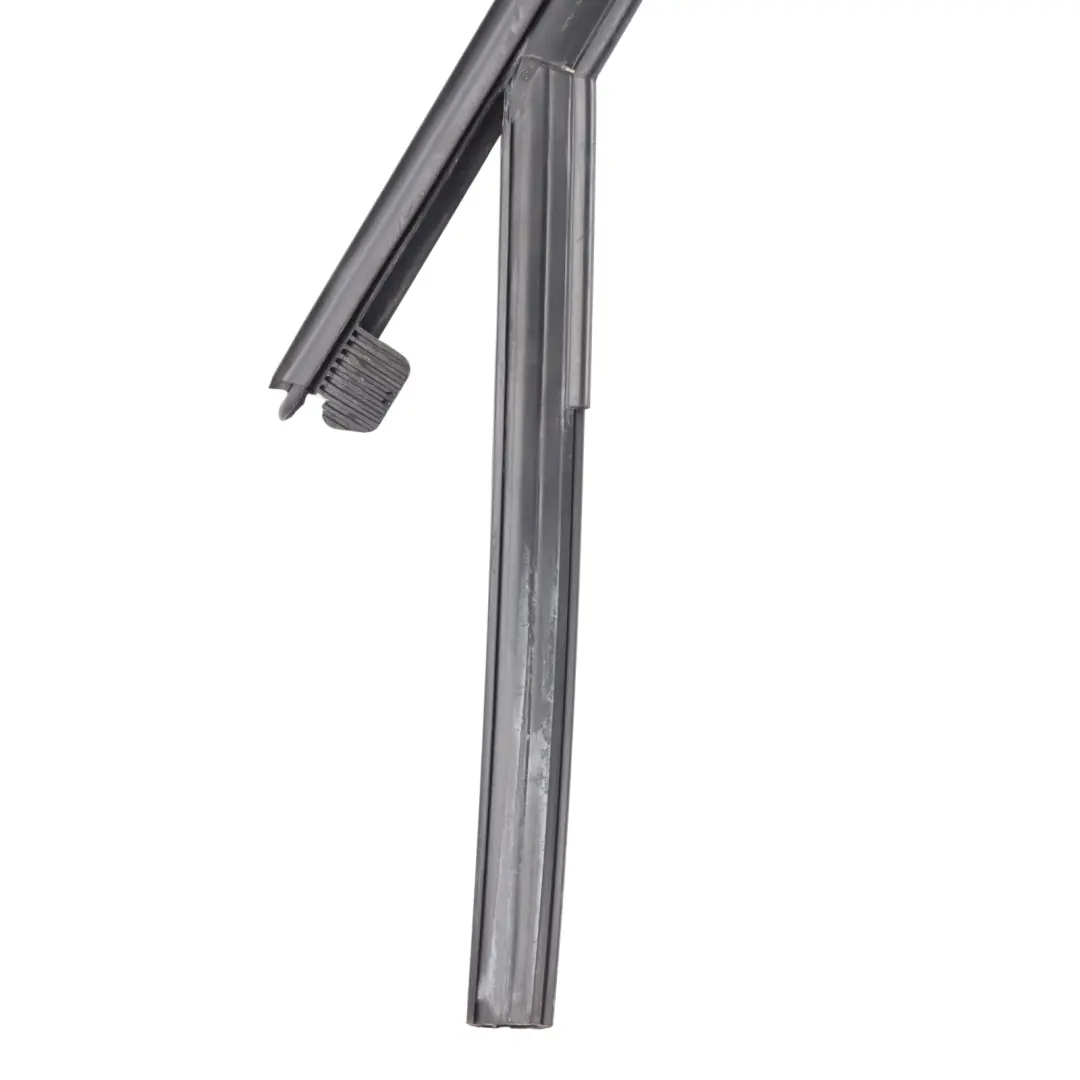 Sportback Window Guide Door Rear Left N/S Seal Outer Frame to Audi A1 8X with Part number 8X4839439E Audi A1 8X Sportback Window Guide Door Rear Left N/S Seal Outer Frame - SKU 8X4839439E - Part number 8X4839439E