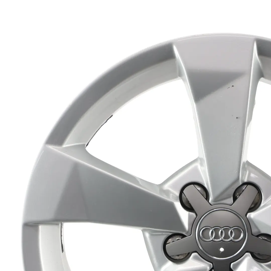 Cerchio in lega argento 16" 7J ET:34 Stella a raggiera per Audi A1 8X con numero di parte 8XA601025A Audi A1 8X Cerchio in lega argento 16" 7J ET:34 Stella a raggiera - SKU 8XA601025A-1 - Numero di parte 8XA601025A