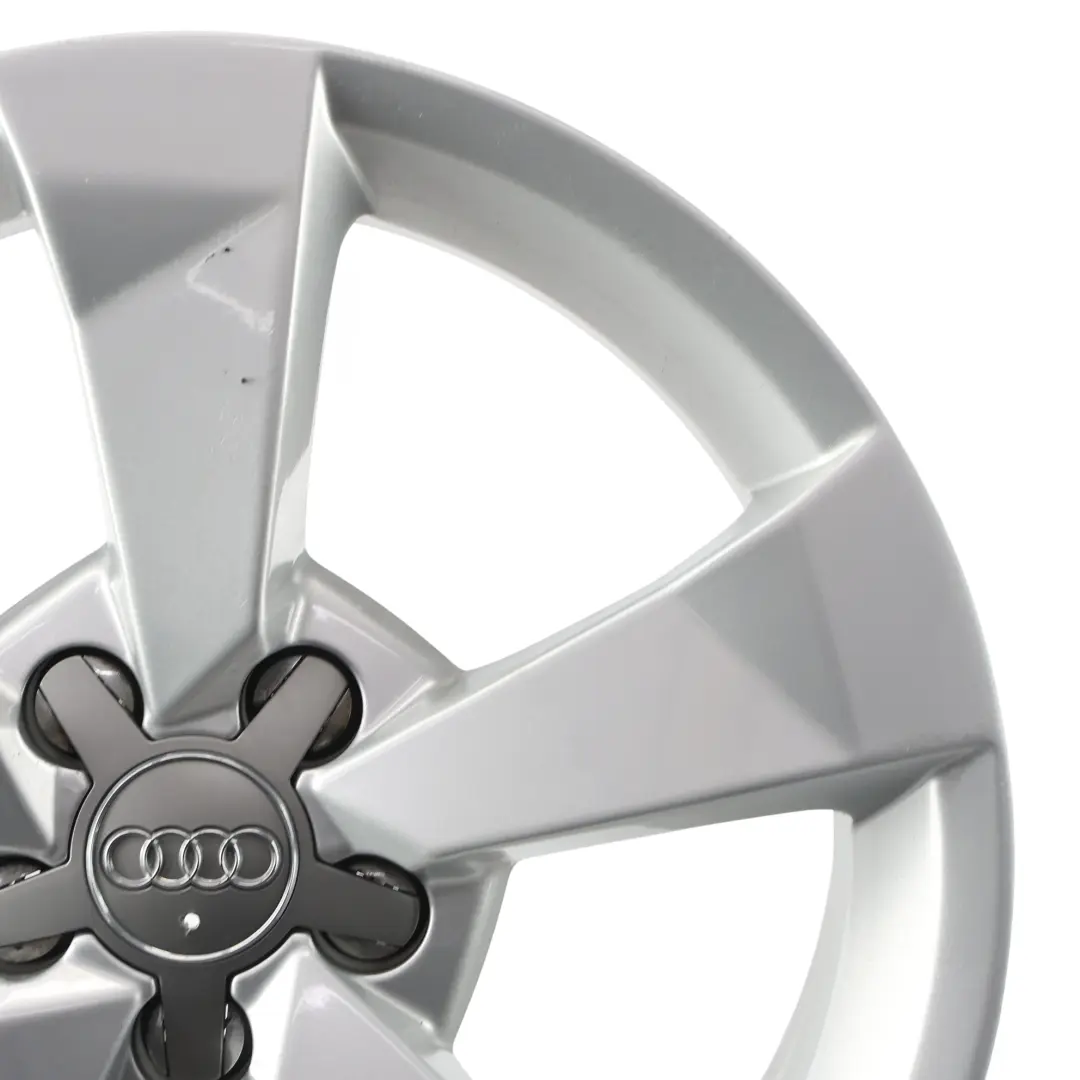 Cerchio in lega argento 16" 7J ET:34 Stella a raggiera per Audi A1 8X con numero di parte 8XA601025A Audi A1 8X Cerchio in lega argento 16" 7J ET:34 Stella a raggiera - SKU 8XA601025A-1 - Numero di parte 8XA601025A