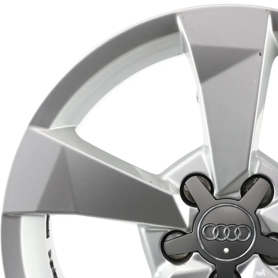 Cerchio in lega argento 16" 7J ET:34 Star Spoke per Audi A1 8X con numero di parte 8XA601025A Audi A1 8X Cerchio in lega argento 16" 7J ET:34 Star Spoke - SKU 8XA601025A-2 - Numero di parte 8XA601025A