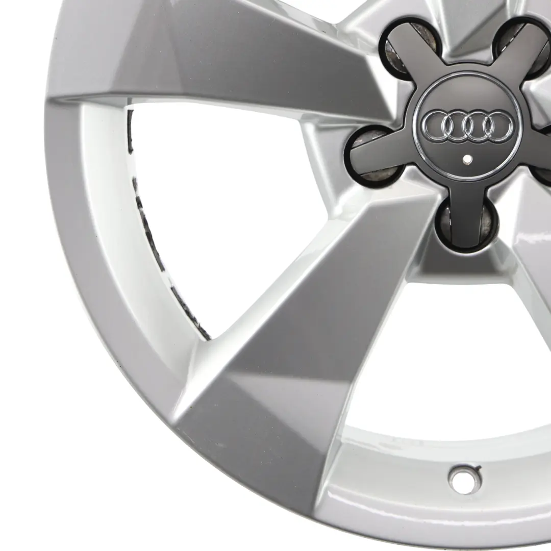 Audi A1 8X Jante en alliage argenté 16" 7J ET:34 Star Spoke - SKU 8XA601025A-2 - Numéro de pièce 8XA601025A