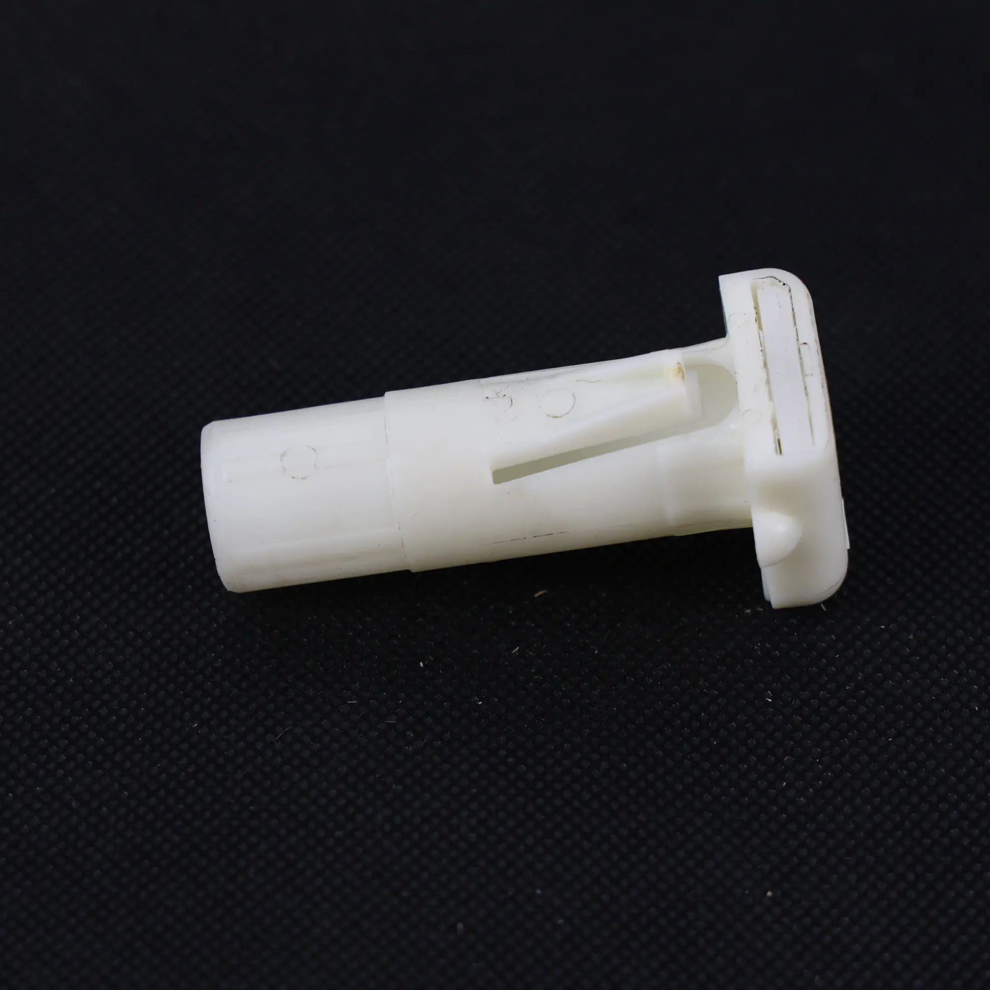 BMW E60 E61 E70 LCI F01 F07 F10 Prowadnica Zagłówka Przednia Lewa 9155235