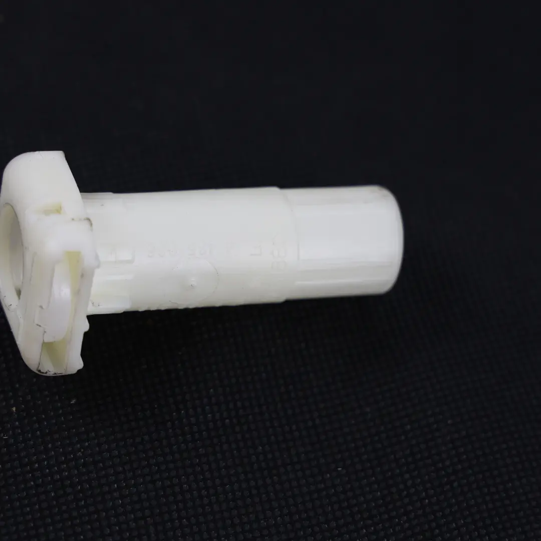 Guía Reposacabezas Delantero Izquierdo para BMW E60 E61 E70 LCI F01 F07 F10 con número de pieza 9155235 BMW E60 E61 E70 LCI F01 F07 F10 Guía Reposacabezas Delantero Izquierdo - SKU 9155235 - Número de pieza 9155235