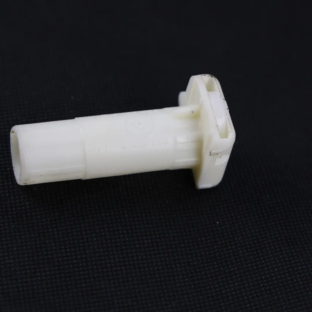 Guida Poggiatesta Anteriore Sinistra per BMW E60 E61 E70 LCI F01 F07 F10 con numero di parte 9155235 BMW E60 E61 E70 LCI F01 F07 F10 Guida Poggiatesta Anteriore Sinistra - SKU 9155235 - Numero di parte 9155235