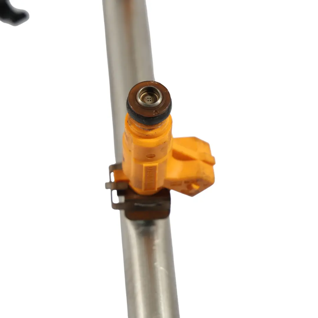 Raccolta Carburante Iniezione Striscia per Porsche Cayenne 9PA 3.2 V6 con numero di parte 94811011303 Porsche Cayenne 9PA 3.2 V6 Raccolta Carburante Iniezione Striscia - SKU 94811011303 - Numero di parte 94811011303