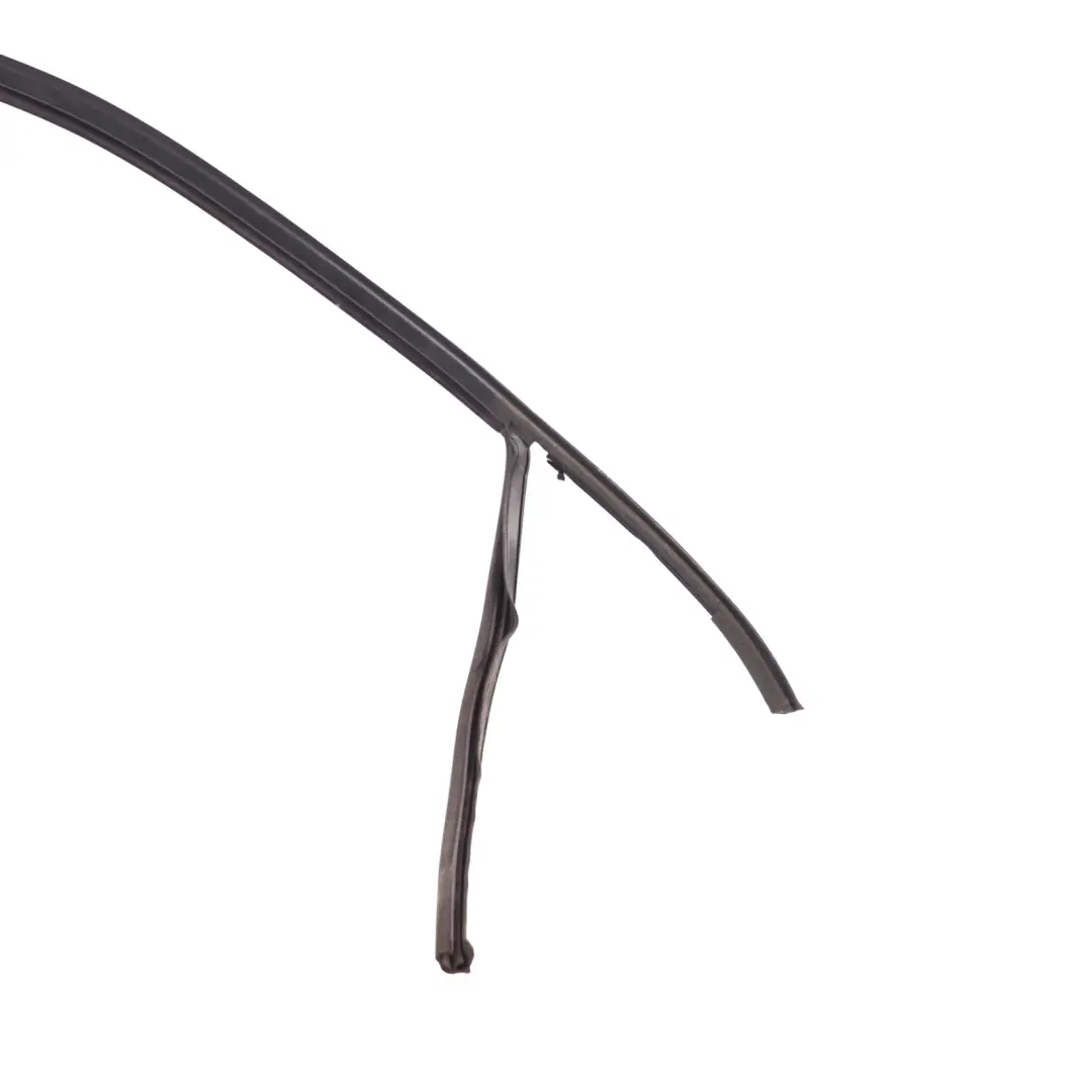 Front Window Guide Channel Gasket Right O/S to Porsche Cayenne 9PA with Part number 95553143202 Porsche Cayenne 9PA Front Window Guide Channel Gasket Right O/S - SKU 95553143202 - Part number 95553143202