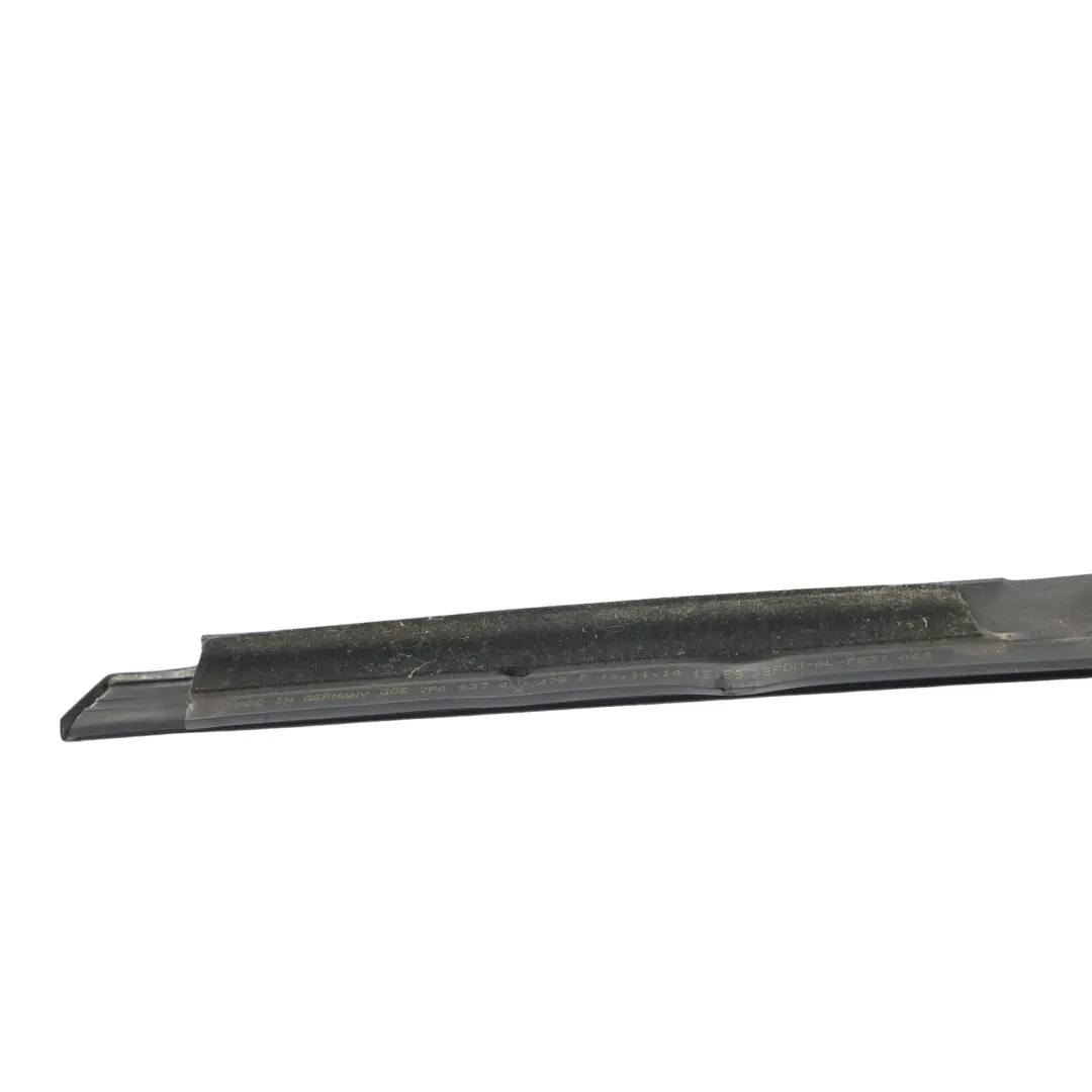 Burlete Ventana Delantera Derecha 7P0837478F para Porsche Cayenne 92A con número de pieza 95855947612 Porsche Cayenne 92A Burlete Ventana Delantera Derecha 7P0837478F - SKU 95855947612 - Número de pieza 95855947612