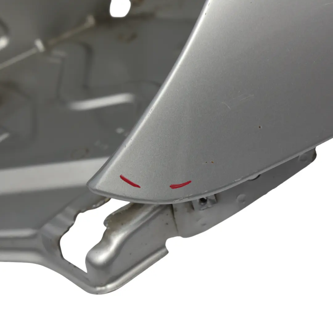 Aile Avant Gauche Arctic Silver Metallic - 92T pour Porsche Cayman 987 à propos du numéro de pièce 98750303100 Porsche Cayman 987 Aile Avant Gauche Arctic Silver Metallic - 92T - SKU 98750303100-ARS - Numéro de pièce 98750303100