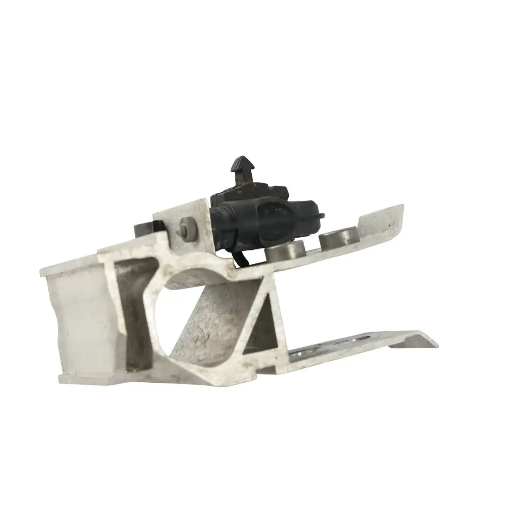 Uchwyt Mocowanie Chłodnicy Lewy do BMW G20 G21 G22 G42 o numerze 9895621 BMW G20 G21 G22 G42 Uchwyt Mocowanie Chłodnicy Lewy - SKU 9895621 - Numer Części 9895621