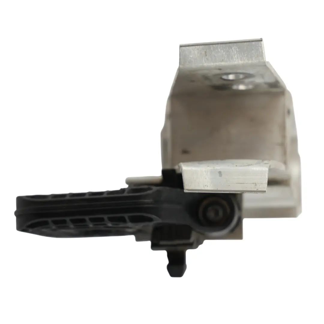 Uchwyt Mocowanie Chłodnicy Lewy do BMW G20 G21 G22 G42 o numerze 9895621 BMW G20 G21 G22 G42 Uchwyt Mocowanie Chłodnicy Lewy - SKU 9895621 - Numer Części 9895621