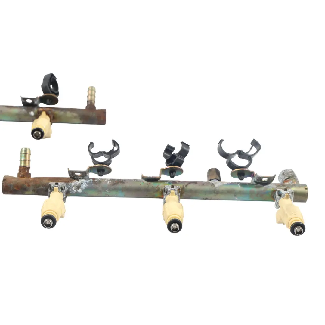 Rail Collecteur Carburant SET X2 Moteur Essence pour Porsche Carrera 996 à propos du numéro de pièce 99611003655 Porsche Carrera 996 Rail Collecteur Carburant SET X2 Moteur Essence - SKU 99611003655 - Numéro de pièce 99611003655