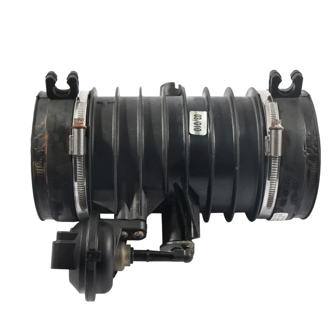 9603 Rura Dolotowa Powietrza do Porsche Carrera 996 Benzyna o numerze 99611012053 Porsche Carrera 996 Benzyna 9603 Rura Dolotowa Powietrza - SKU 99611012053 - Numer Części 99611012053