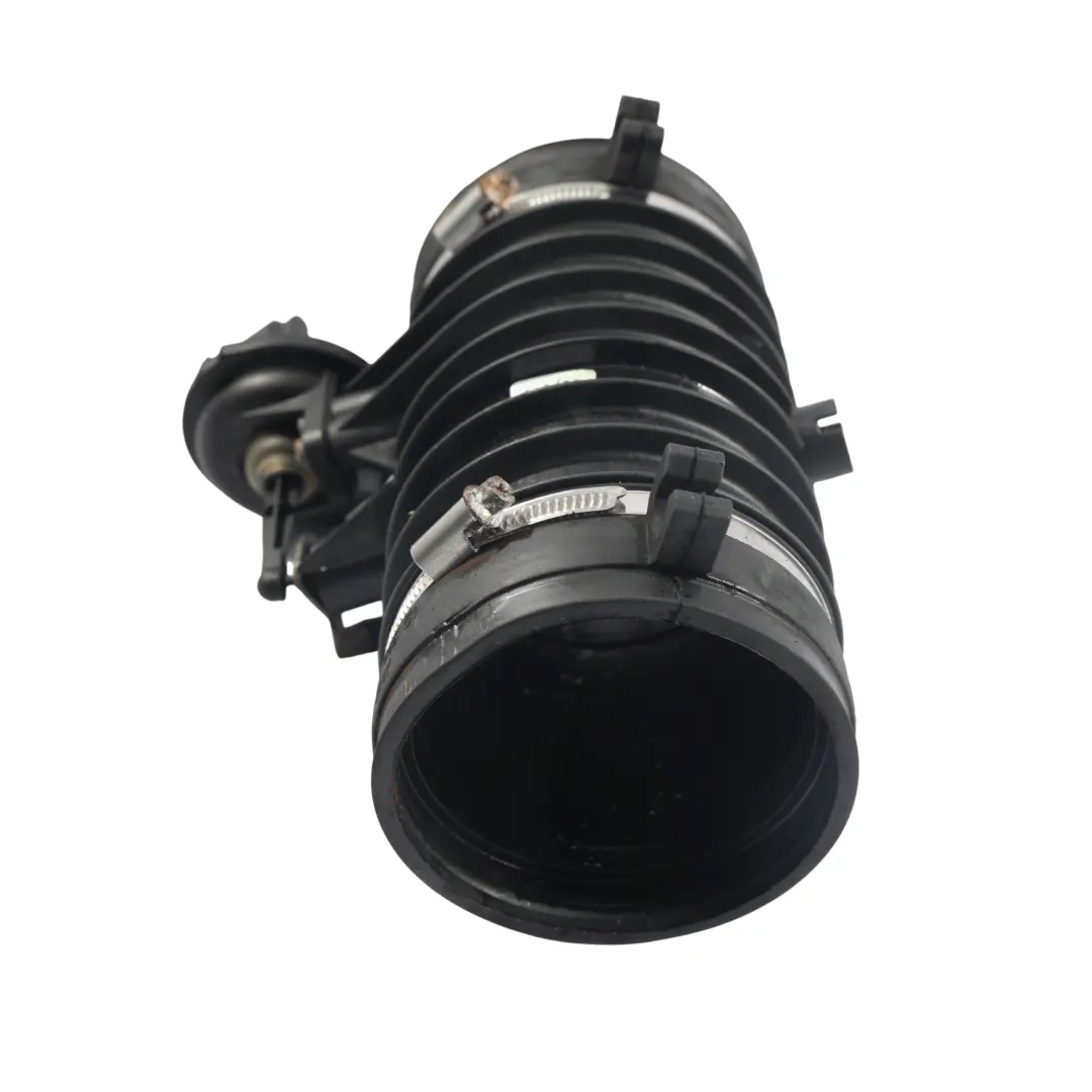 Conduit Admission Air Essence 9603 pour Porsche Carrera 996 à propos du numéro de pièce 99611012053 Porsche Carrera 996 Conduit Admission Air Essence 9603 - SKU 99611012053 - Numéro de pièce 99611012053