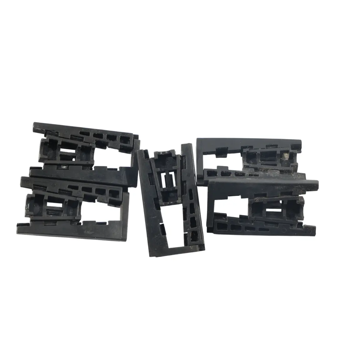 Clip Soporte Moldura Techo SET X5 para Porsche Carrera 996 con número de pieza 99655940301 Porsche Carrera 996 Clip Soporte Moldura Techo SET X5 - SKU 99655940301 - Número de pieza 99655940301