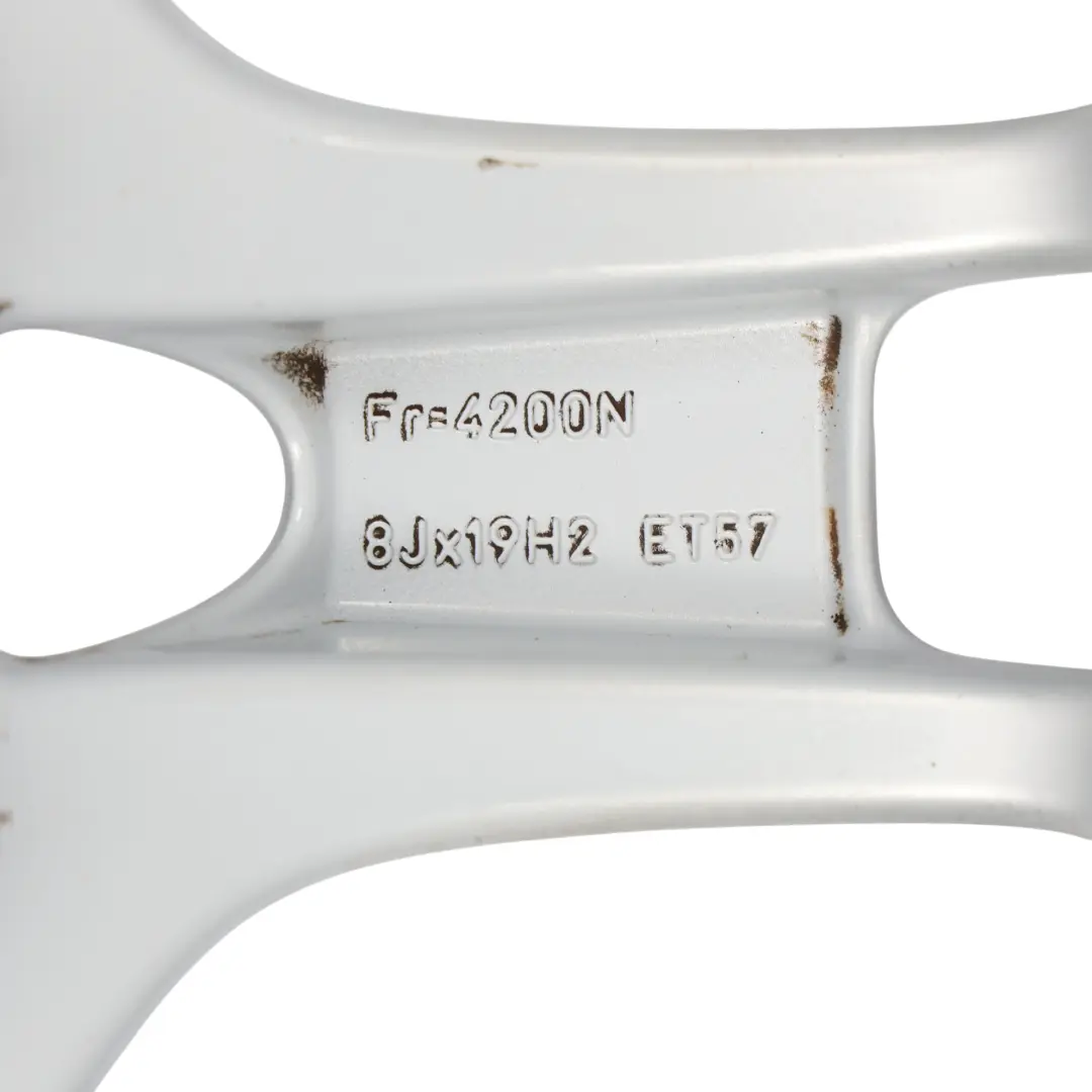 987C Llanta Aleación Plata 19" 8J ET:57 para Porsche Cayman con número de pieza 99736215600 Porsche Cayman 987C Llanta Aleación Plata 19" 8J ET:57 - SKU 99736215600-1 - Número de pieza 99736215600