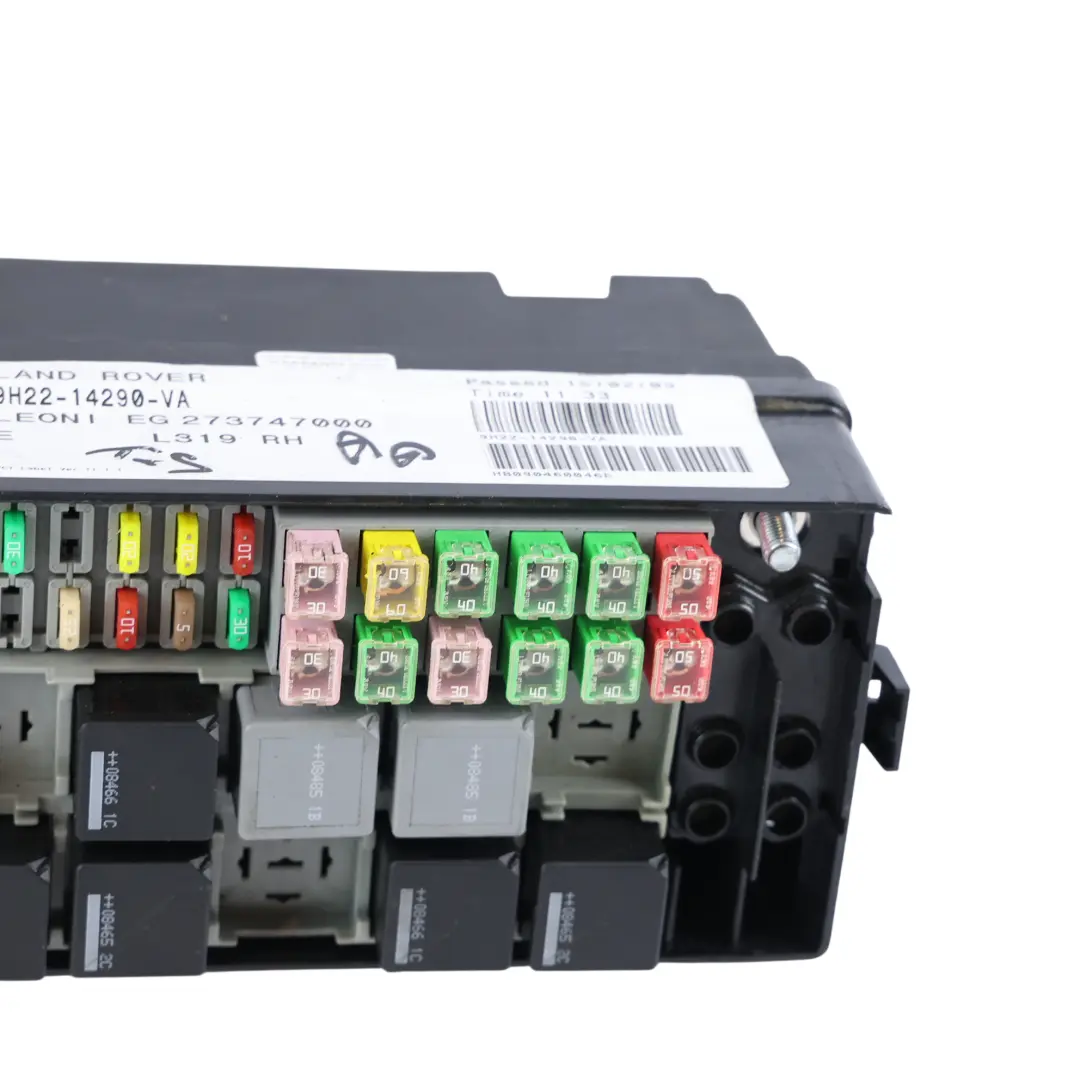 Fuse Box Power Distribution to Land Rover Discovery 3 L319 with Part number 9H22-14290-VA Land Rover Discovery 3 L319 Fuse Box Power Distribution - SKU 9H22-14290-VA - Part number 9H22-14290-VA