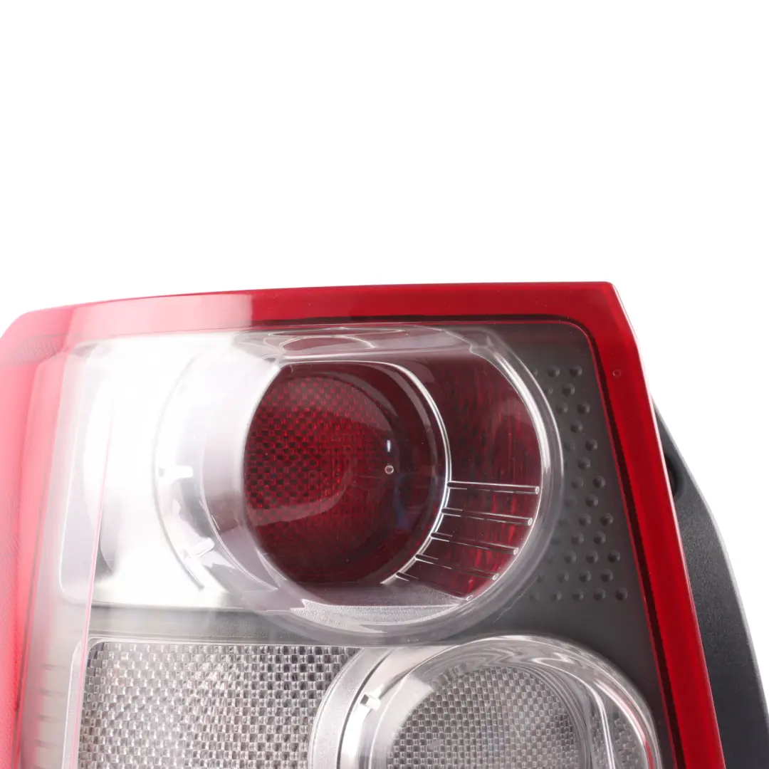Fanale Posteriore Sinistro per Range Rover Sport L320 con numero di parte 9H32-13405-AA Range Rover Sport L320 Fanale Posteriore Sinistro - SKU 9H32-13405-AA - Numero di parte 9H32-13405-AA