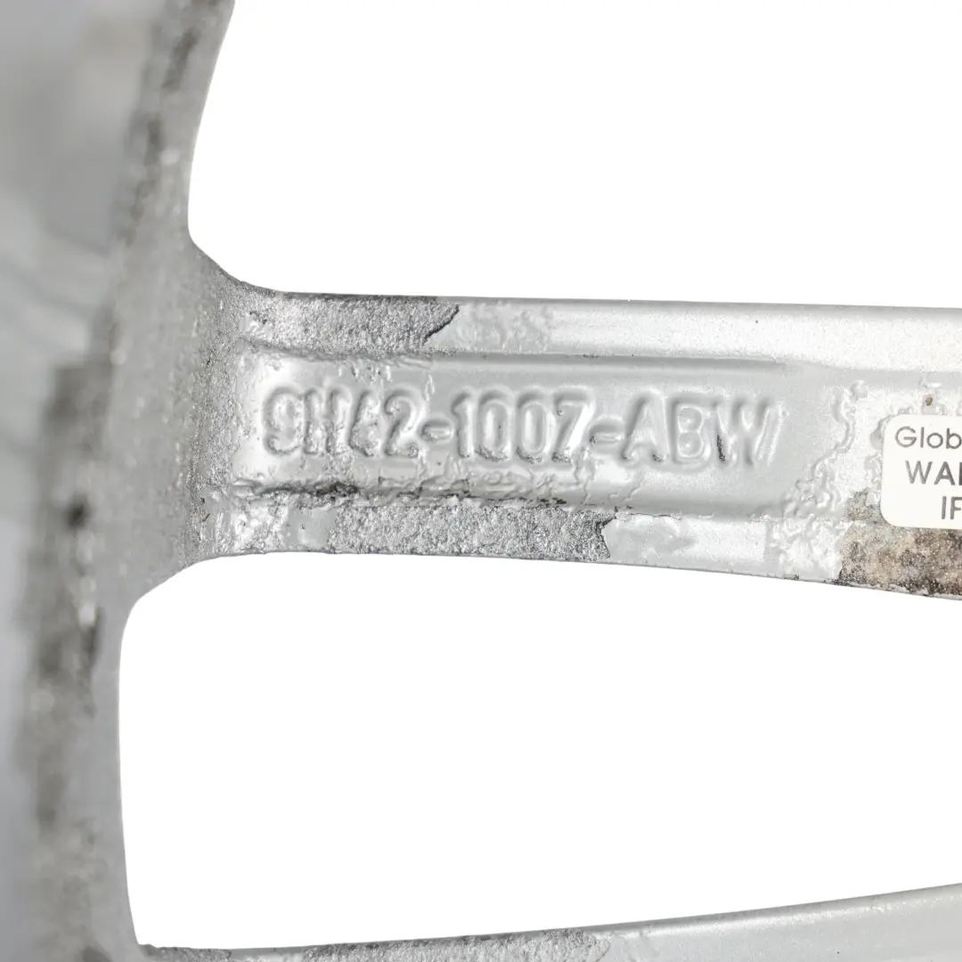 Jante Alliage Argentée 19" 8J ET:57 pour Land Rover Range Rover L322 à propos du numéro de pièce 9H42-1007-ABW Land Rover Range Rover L322 Jante Alliage Argentée 19" 8J ET:57 - SKU 9H42-1007-ABW-1 - Numéro de pièce 9H42-1007-ABW