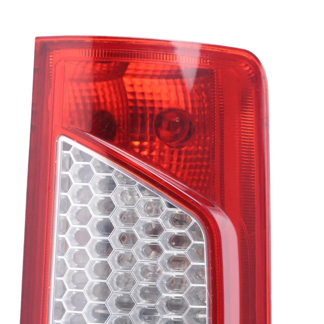 Feu arrière droit Panneau latéral pour Ford Transit Connect à propos du numéro de pièce 9T1613404AC Ford Transit Connect Feu arrière droit Panneau latéral - SKU 9T1613404AC - Numéro de pièce 9T1613404AC