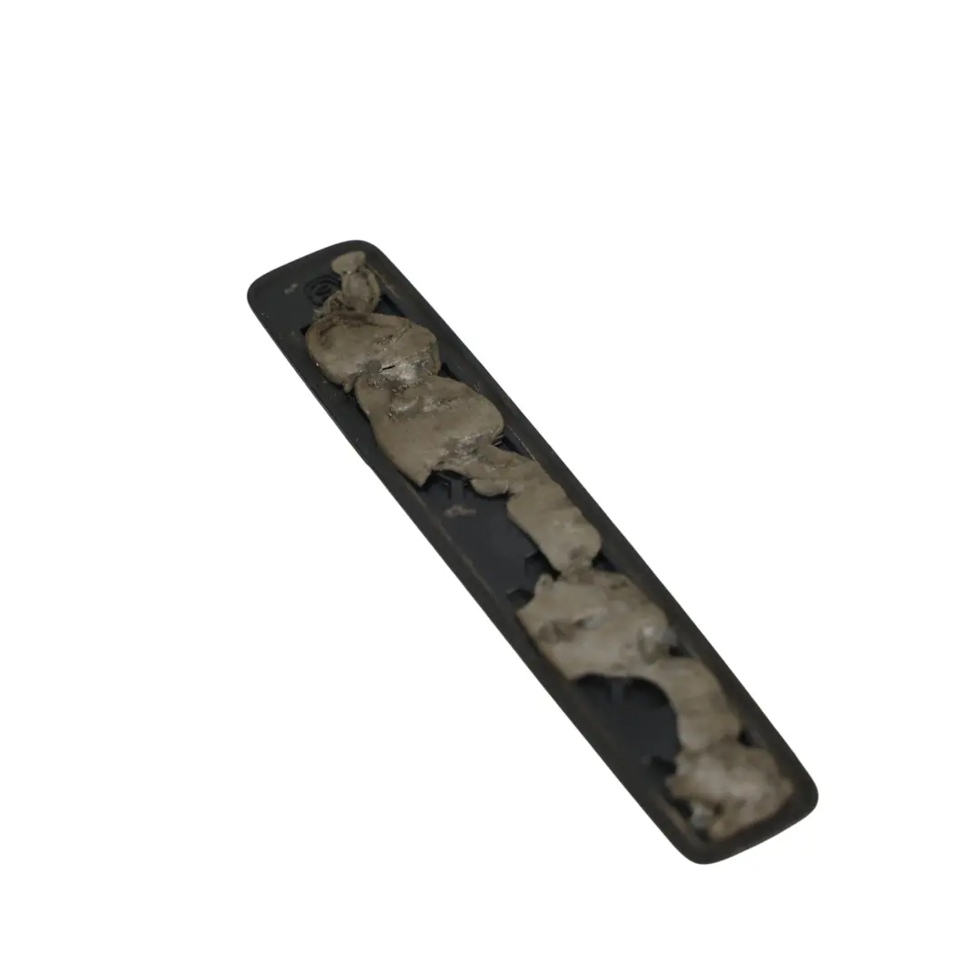 Emblema Lateral EQ Power Delantero Izquierdo Derecho para Mercedes W205 con número de pieza A0008178601 Mercedes W205 Emblema Lateral EQ Power Delantero Izquierdo Derecho - SKU A0008178601 - Número de pieza A0008178601