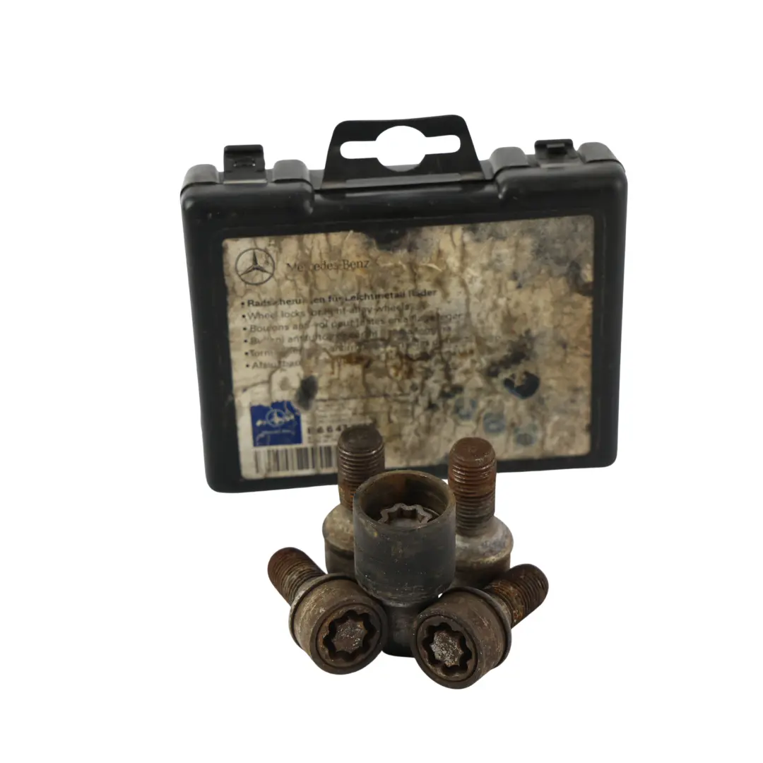 Bulloni Ruota Posteriori Anteriori Set B66470155 per Mercedes W169 W204 W211 con numero di parte A0009904907 Mercedes W169 W204 W211 Bulloni Ruota Posteriori Anteriori Set B66470155 - SKU A0009904907-8 - Numero di parte A0009904907
