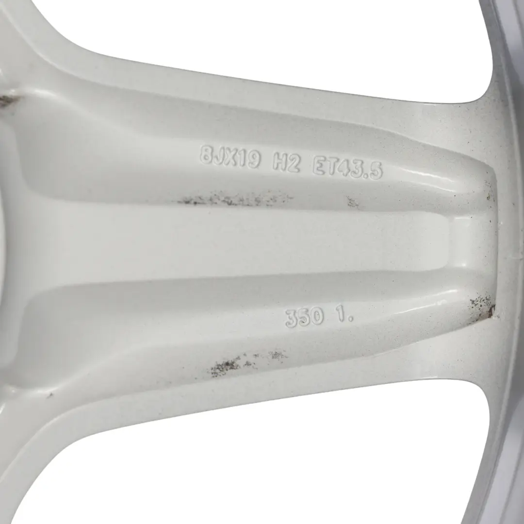 Felga Aluminiowa AMG Szara 19" 8J ET:43,5 do Mercedes GLA X156 o numerze A1564010600 Mercedes GLA X156 Felga Aluminiowa AMG Szara 19" 8J ET:43,5 - SKU A1564010600-6 - Numer Części A1564010600