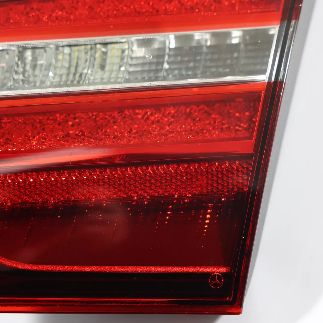 Feu Arrière LED Intérieur Droit pour Mercedes GLA X156 à propos du numéro de pièce A1569069000 Mercedes GLA X156 Feu Arrière LED Intérieur Droit - SKU A1569069000-1 - Numéro de pièce A1569069000