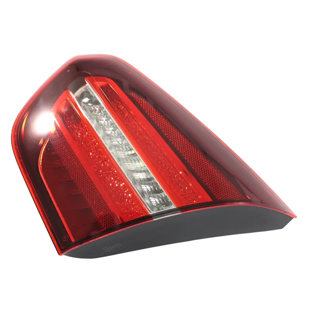 Lampa Tylna LED Wewnętrzna Prawa do Mercedes GLA X156 o numerze A1569069000 Mercedes GLA X156 Lampa Tylna LED Wewnętrzna Prawa - SKU A1569069000-1 - Numer Części A1569069000