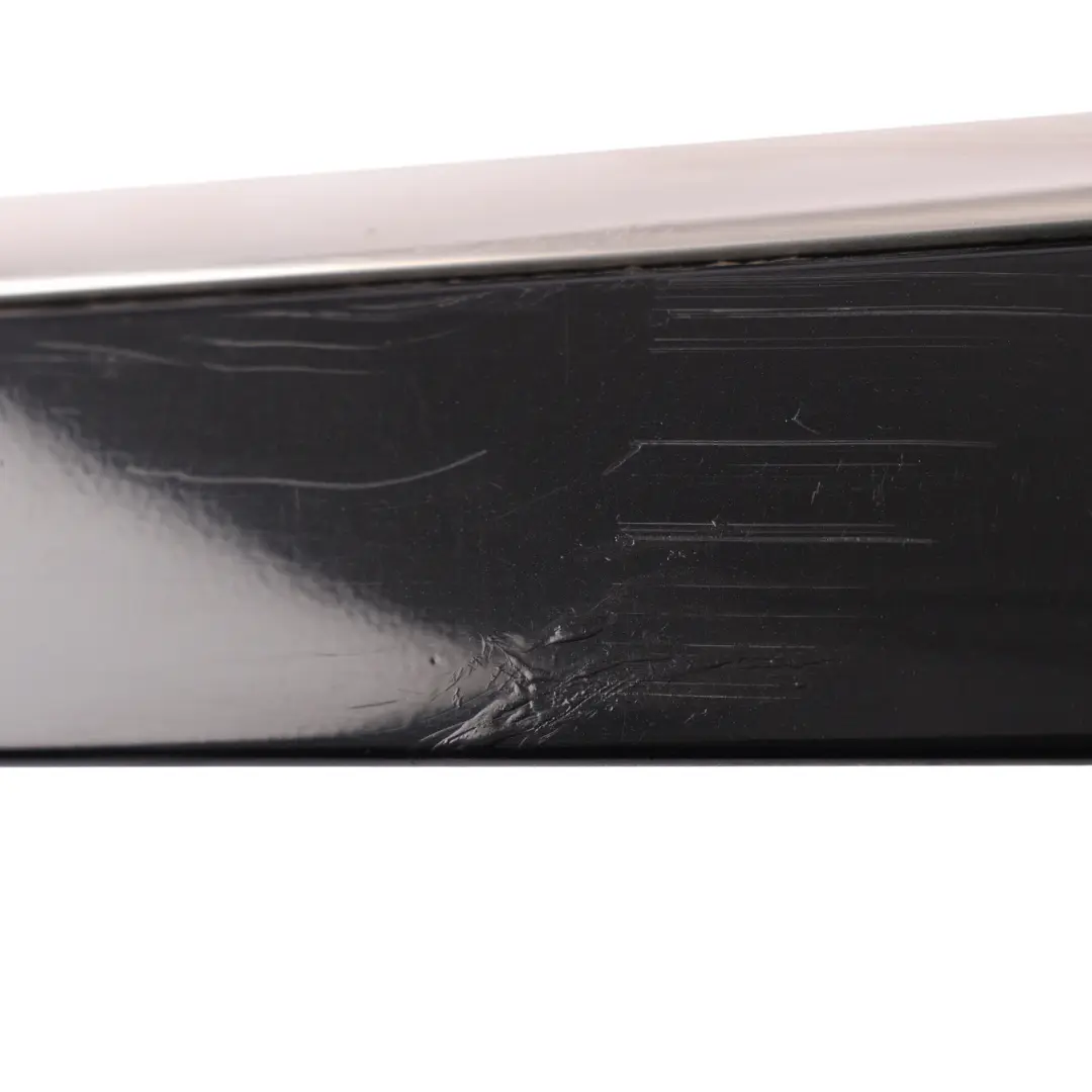 Baguette de garniture de porte arrière gauche Noir Obsidien 197 pour Mercedes ML W164 à propos du numéro de pièce A1646905362 Mercedes ML W164 Baguette de garniture de porte arrière gauche Noir Obsidien 197 - SKU A1646905362-OB - Numéro de pièce A1646905362