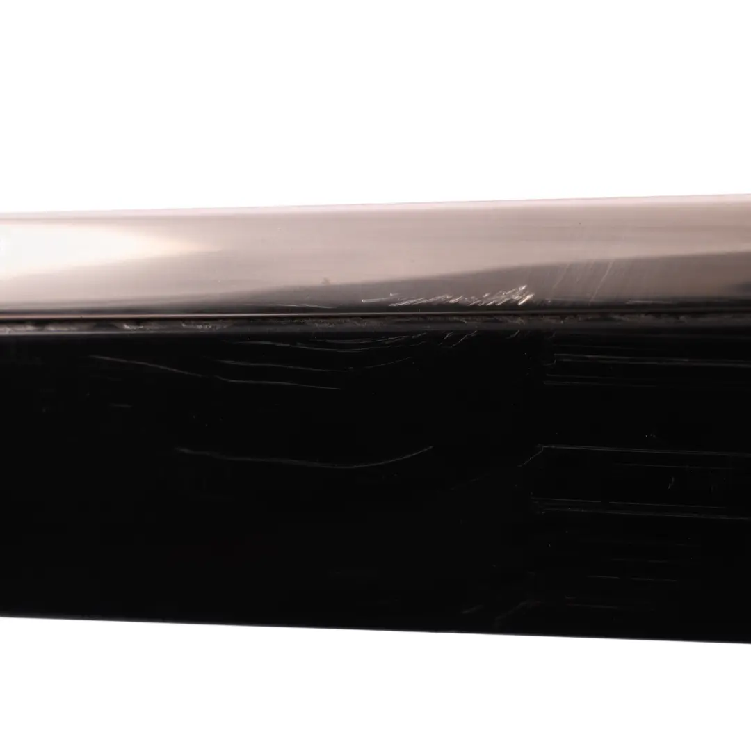 Baguette de garniture de porte arrière gauche Noir Obsidien 197 pour Mercedes ML W164 à propos du numéro de pièce A1646905362 Mercedes ML W164 Baguette de garniture de porte arrière gauche Noir Obsidien 197 - SKU A1646905362-OB - Numéro de pièce A1646905362