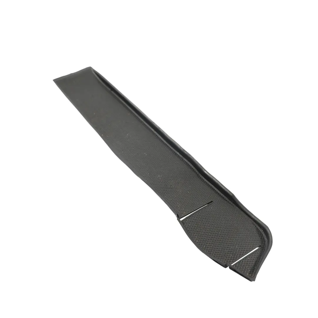 Inserto Gomma Rivestimento Porta Anteriore Sinistra per Mercedes W164 con numero di parte A1647270145 Mercedes W164 Inserto Gomma Rivestimento Porta Anteriore Sinistra - SKU A1647270145 - Numero di parte A1647270145