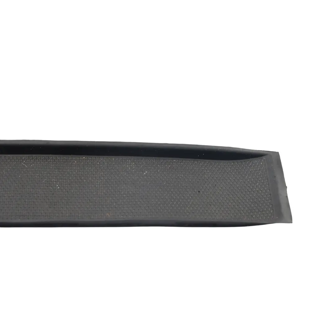 Inserto Gomma Rivestimento Porta Anteriore Sinistra per Mercedes W164 con numero di parte A1647270145 Mercedes W164 Inserto Gomma Rivestimento Porta Anteriore Sinistra - SKU A1647270145 - Numero di parte A1647270145