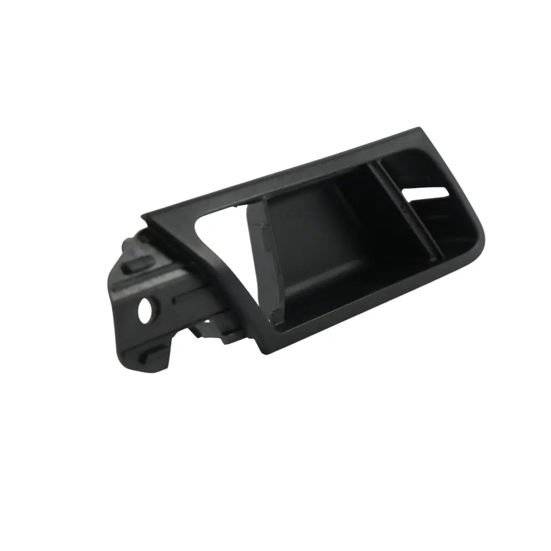 Mercedes W164 Wspornik Wnęki Klamki Drzwi Przedni Prawy - SKU A1647660664 - Numer Części A1647660664