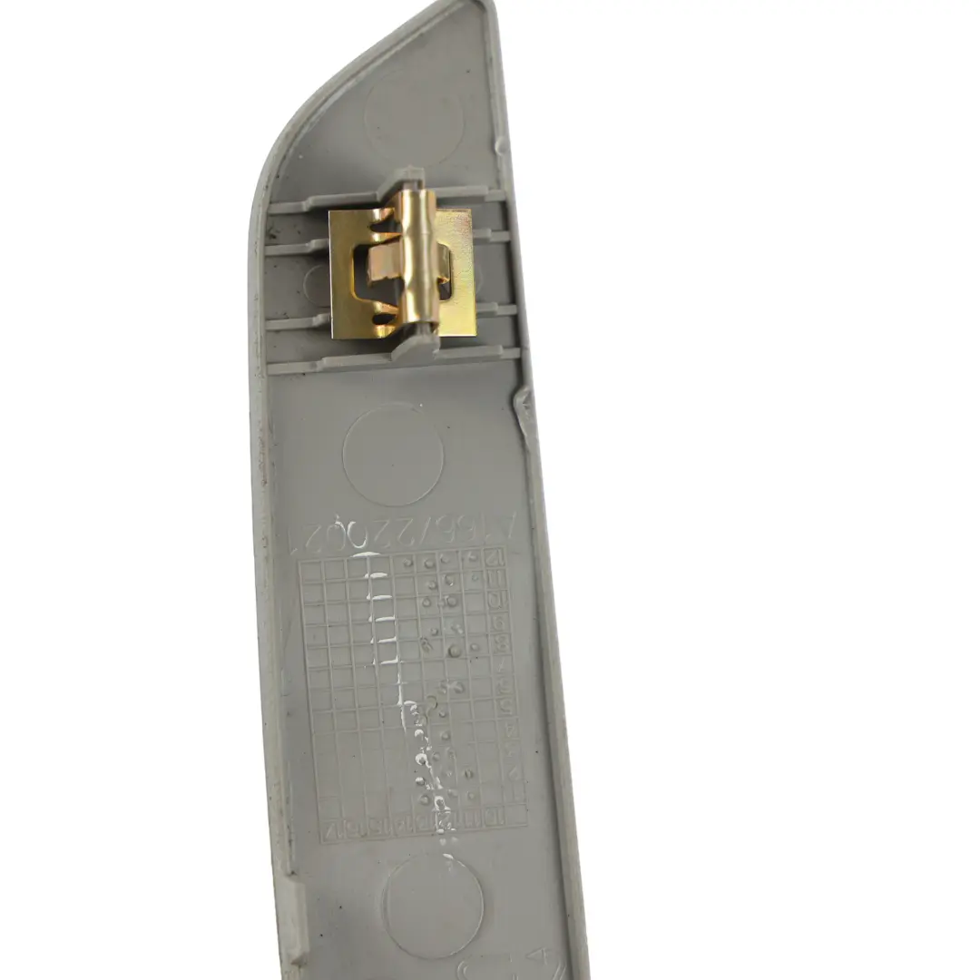 Pannello Rivestimento Porta Anteriore Destro Grigio per Mercedes W166 con numero di parte A1667220021 Mercedes W166 Pannello Rivestimento Porta Anteriore Destro Grigio - SKU A1667220021-1 - Numero di parte A1667220021