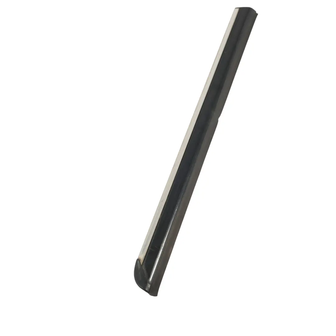 Moulure De Vitre De Custode Arrière Gauche Noire pour Mercedes W245 à propos du numéro de pièce A1696730583 Mercedes W245 Moulure De Vitre De Custode Arrière Gauche Noire - SKU A1696730583 - Numéro de pièce A1696730583