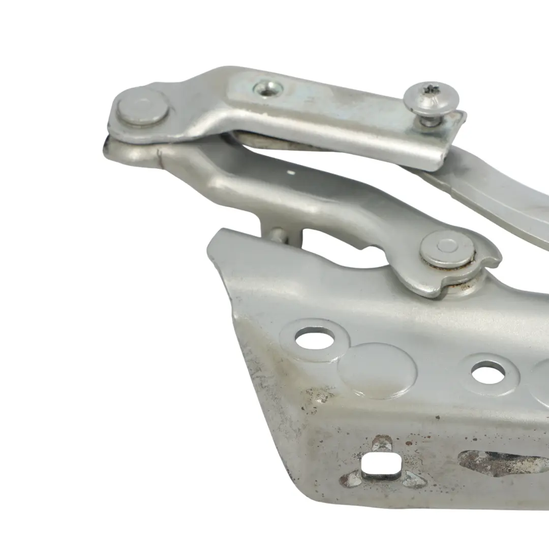 Charnière Capot Avant Gauche Argent Polaire 761 pour Mercedes W245 à propos du numéro de pièce A1698800328 Mercedes W245 Charnière Capot Avant Gauche Argent Polaire 761 - SKU A1698800328-PLS - Numéro de pièce A1698800328