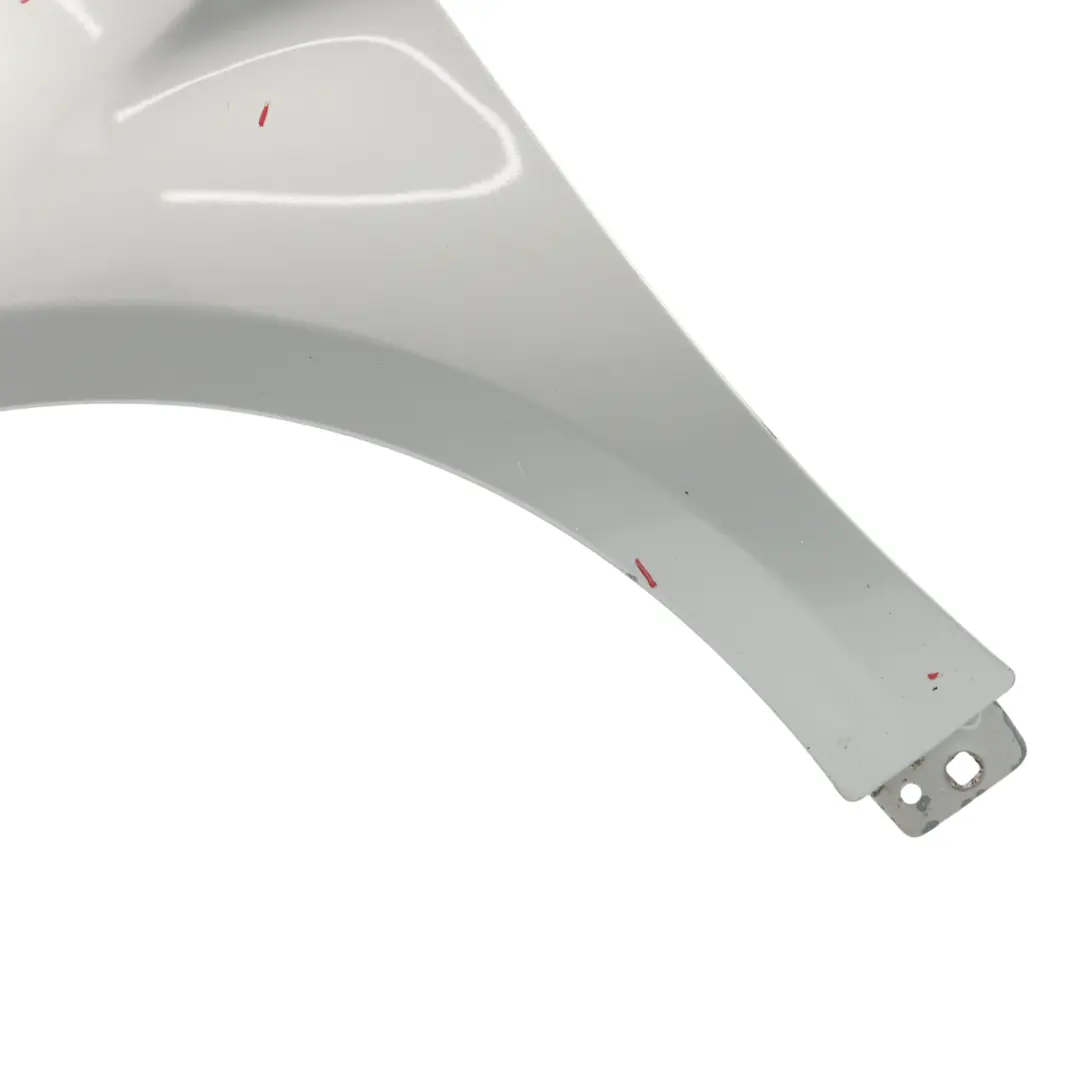 Panel Lateral Delantero Izquierdo Plata Polar Metalico 761 para Mercedes W245 con número de pieza A1698800718 Mercedes W245 Panel Lateral Delantero Izquierdo Plata Polar Metalico 761 - SKU A1698800718-PLS - Número de pieza A1698800718