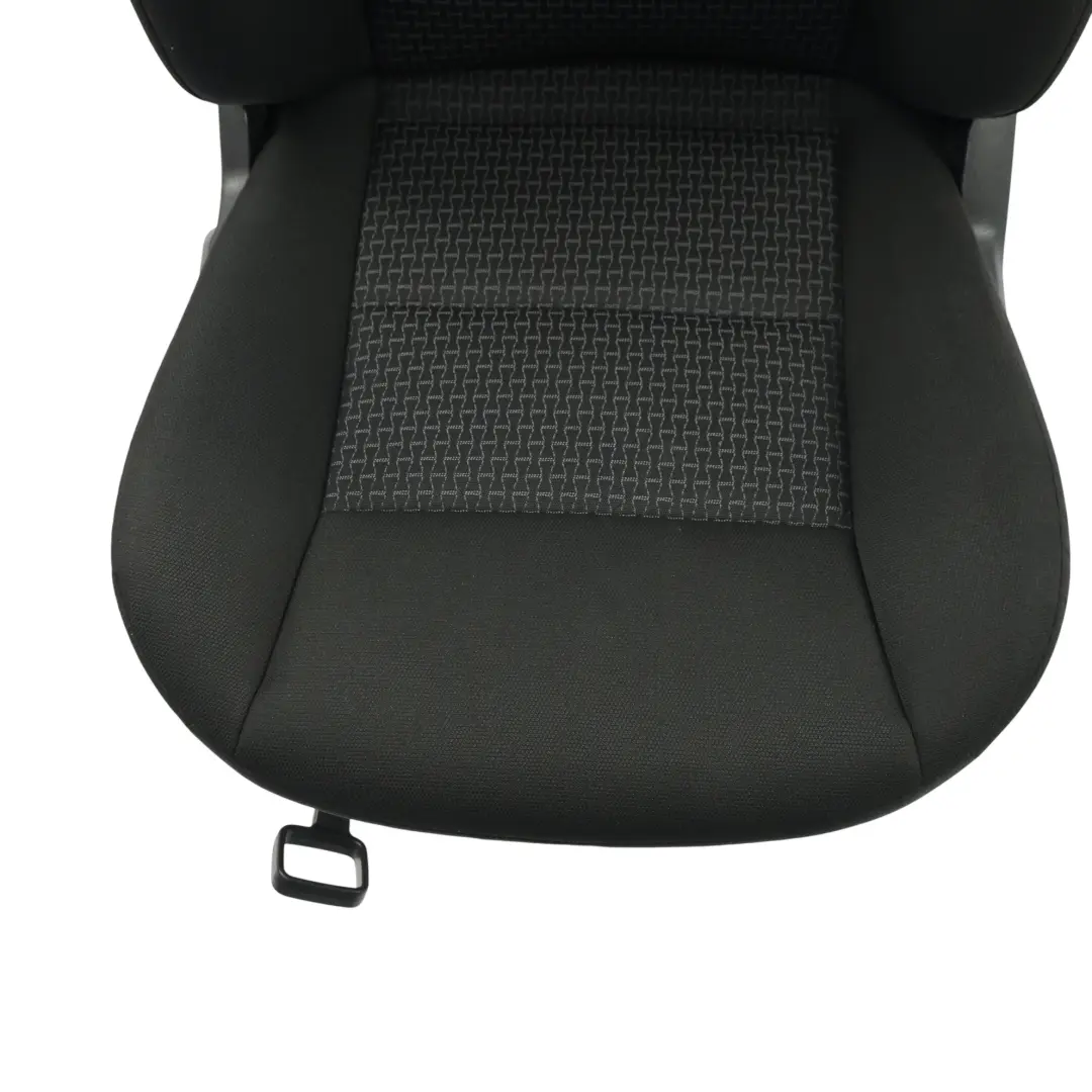 Mercedes W245 Siège Avant Gauche Intérieur En Tissu Noir - SKU A1699106747-1 - Numéro de pièce A1699106747