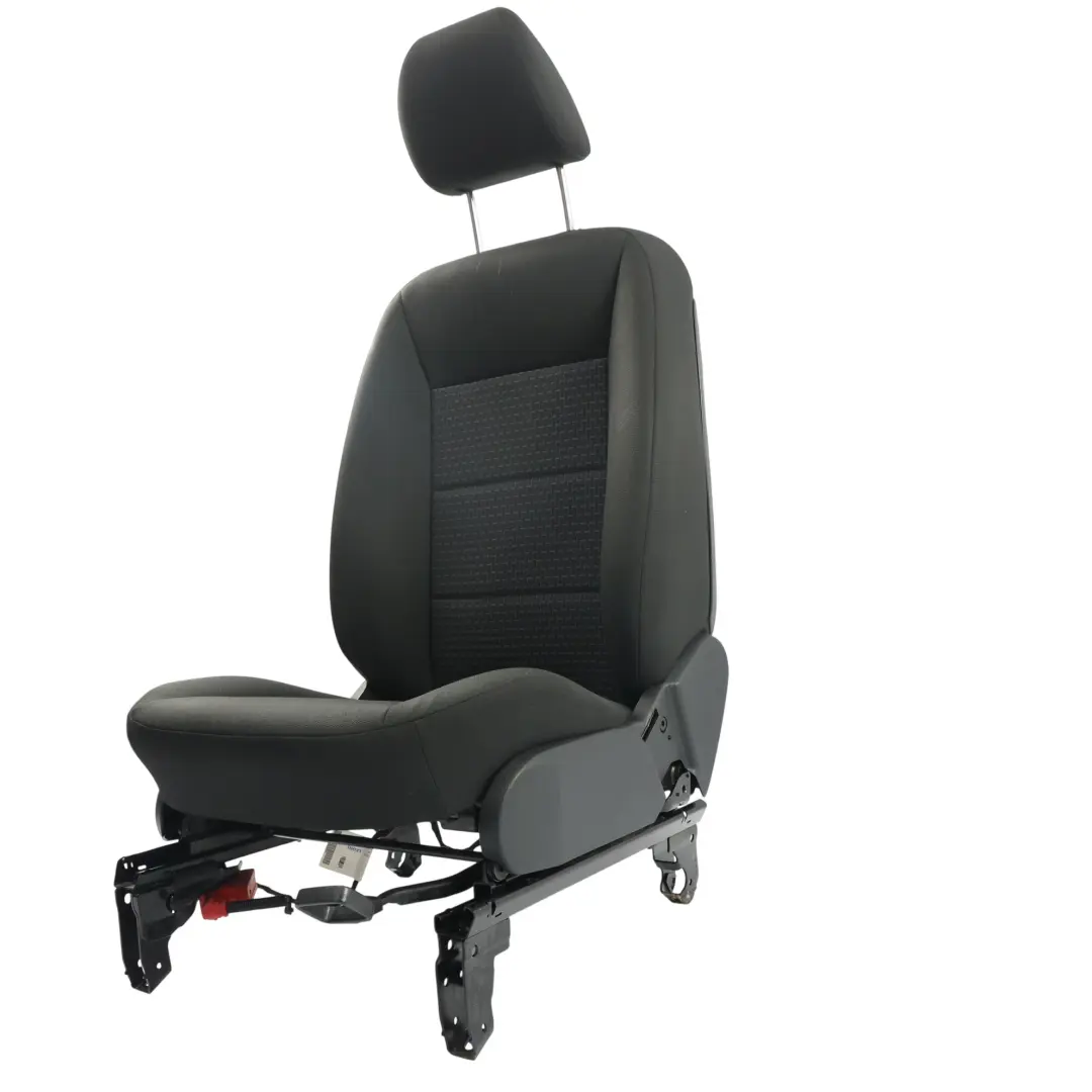 Sitz Vorne Rechts Interieur Stoff Schwarz für Mercedes W245 mit Teilenummer A1699106847 Mercedes W245 Sitz Vorne Rechts Interieur Stoff Schwarz - SKU A1699106847-1 - Teilenummer A1699106847