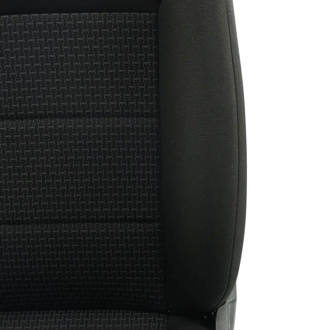 Fotel Przedni Prawy Przód Materiałowy Tkanina Czarny do Mercedes W245 o numerze A1699106847 Mercedes W245 Fotel Przedni Prawy Przód Materiałowy Tkanina Czarny - SKU A1699106847-1 - Numer Części A1699106847