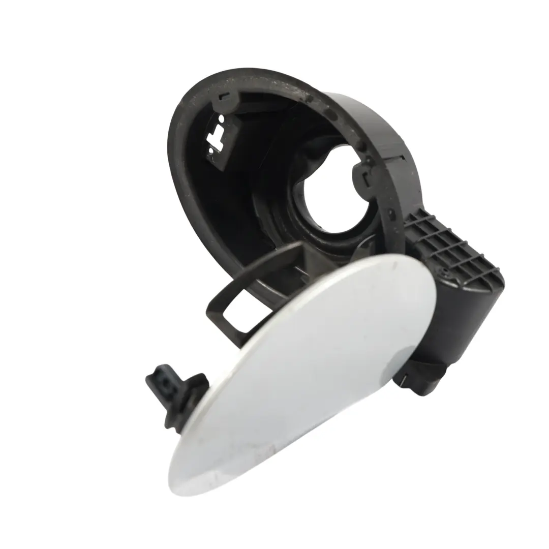 Abdeckung Kraftstofftank Topf Träger Cap Klappe Silber - 775 für Mercedes SLK R171 mit Teilenummer A1716300167 Mercedes SLK R171 Abdeckung Kraftstofftank Topf Träger Cap Klappe Silber - 775 - SKU A1716300167-IRS - Teilenummer A1716300167