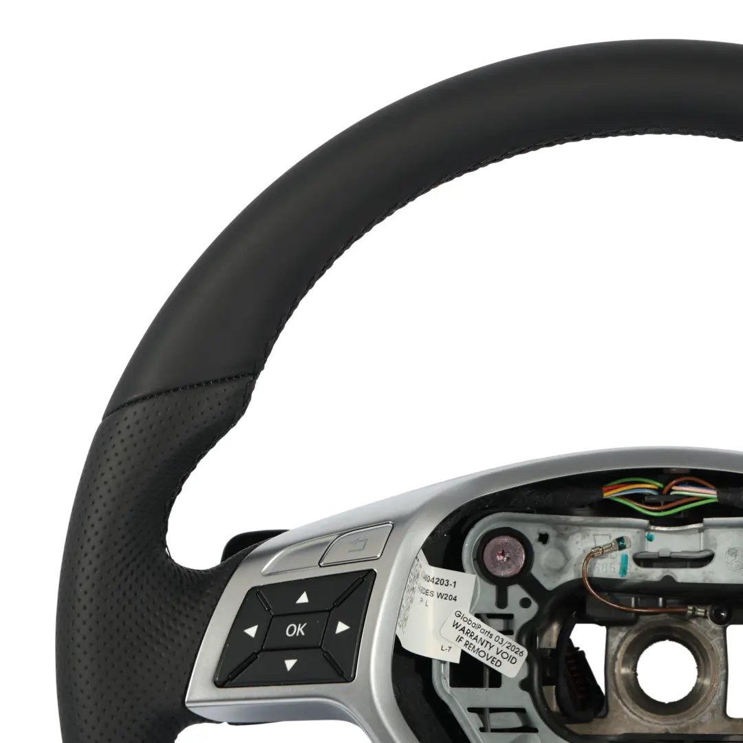 NUOVO Pelle Palettes Changement Vitesse per Volante Mercedes W204 W212 AMG Sport con numero di parte A1724604203 Volante Mercedes W204 W212 AMG Sport NUOVO Pelle Palettes Changement Vitesse - SKU A1724604203-1 - Numero di parte A1724604203